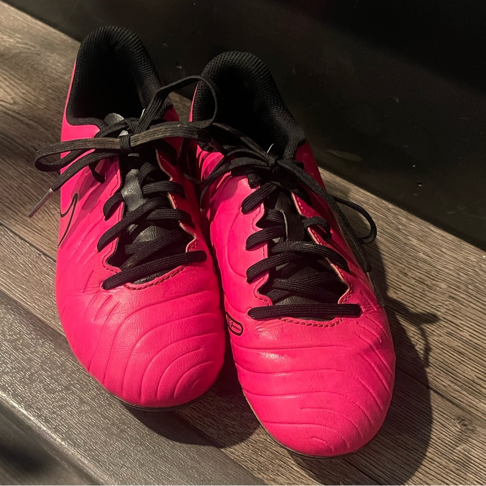 Nike Kids Bright Pink and Black Soccer Cleats